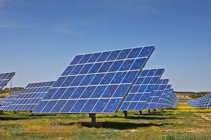 ηλιακό πάνελ για εξοικονόμηση ενέργειας